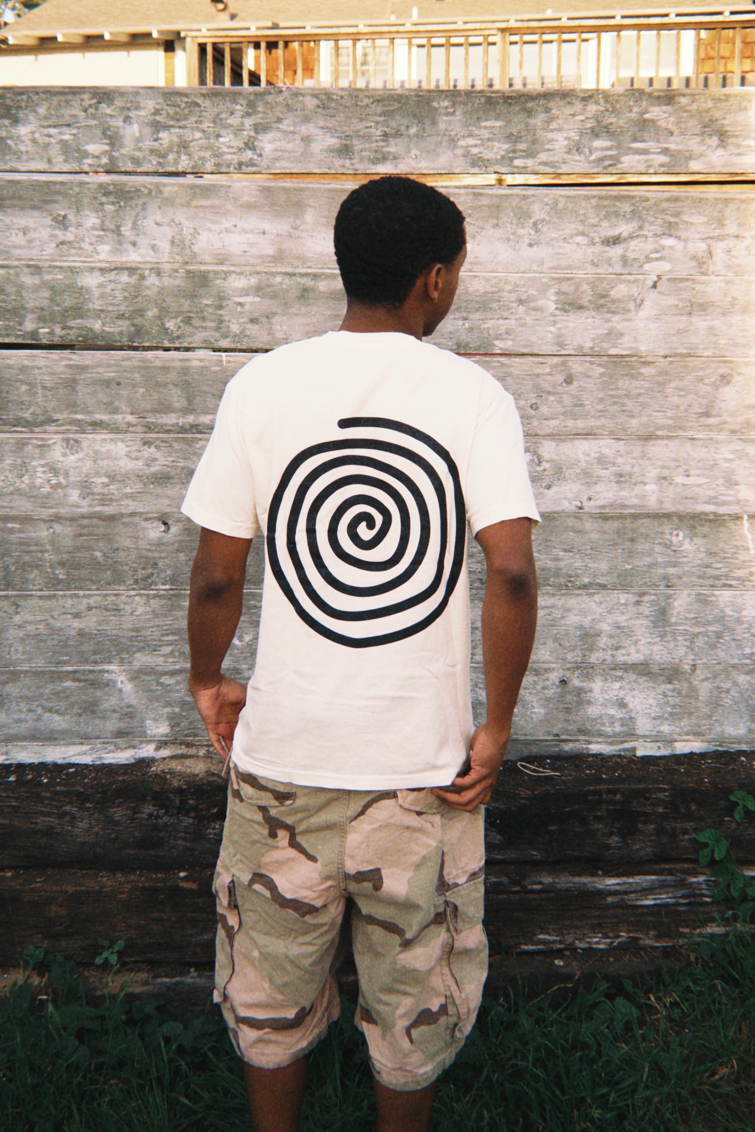CLASSIC OFF WHITE SPIRAL TEE