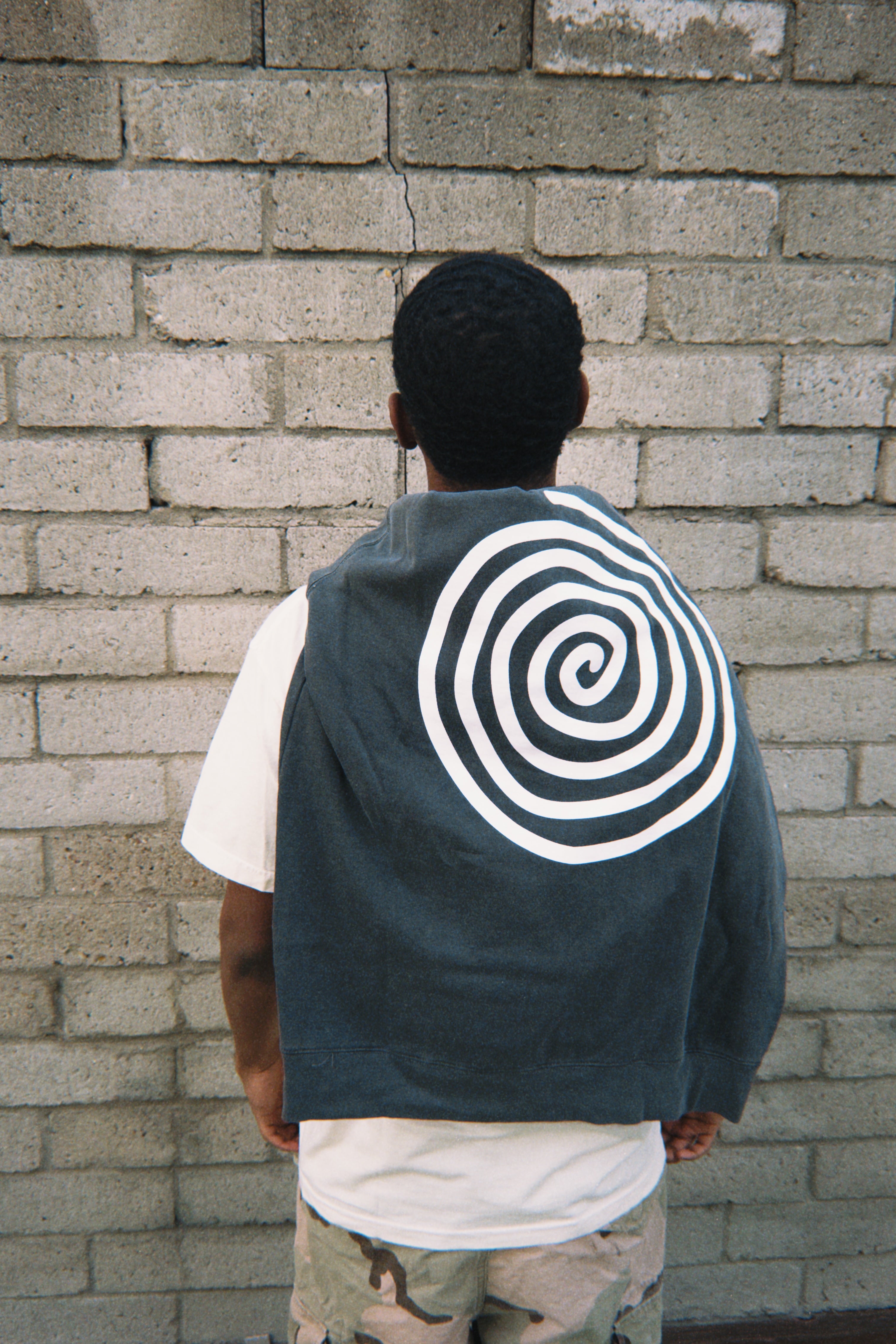 CLASSIC CHARCOAL SPIRAL CREW